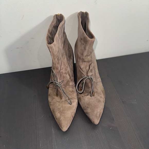 Carmen Marc Valvo Suede Tan booties - Picture 4 of 7